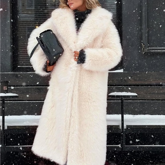 Luxurious off white long trench Faux Fur Coat shaggy warm midi winter jacket